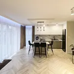 4 Bedroom Luxurious In *