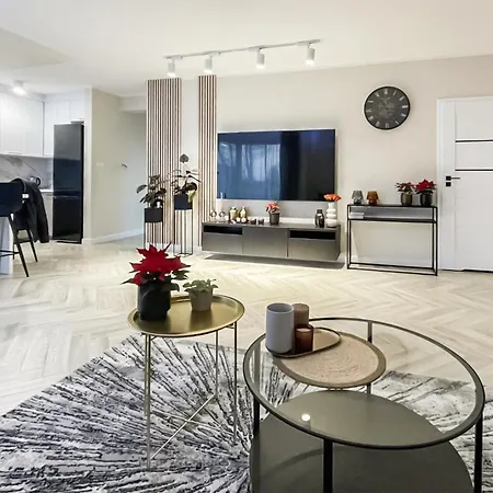 4 Bedroom Gorgeous In Holiday home Kamien Pomorski