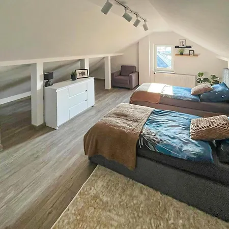 4 Bedroom Gorgeous In Holiday home *